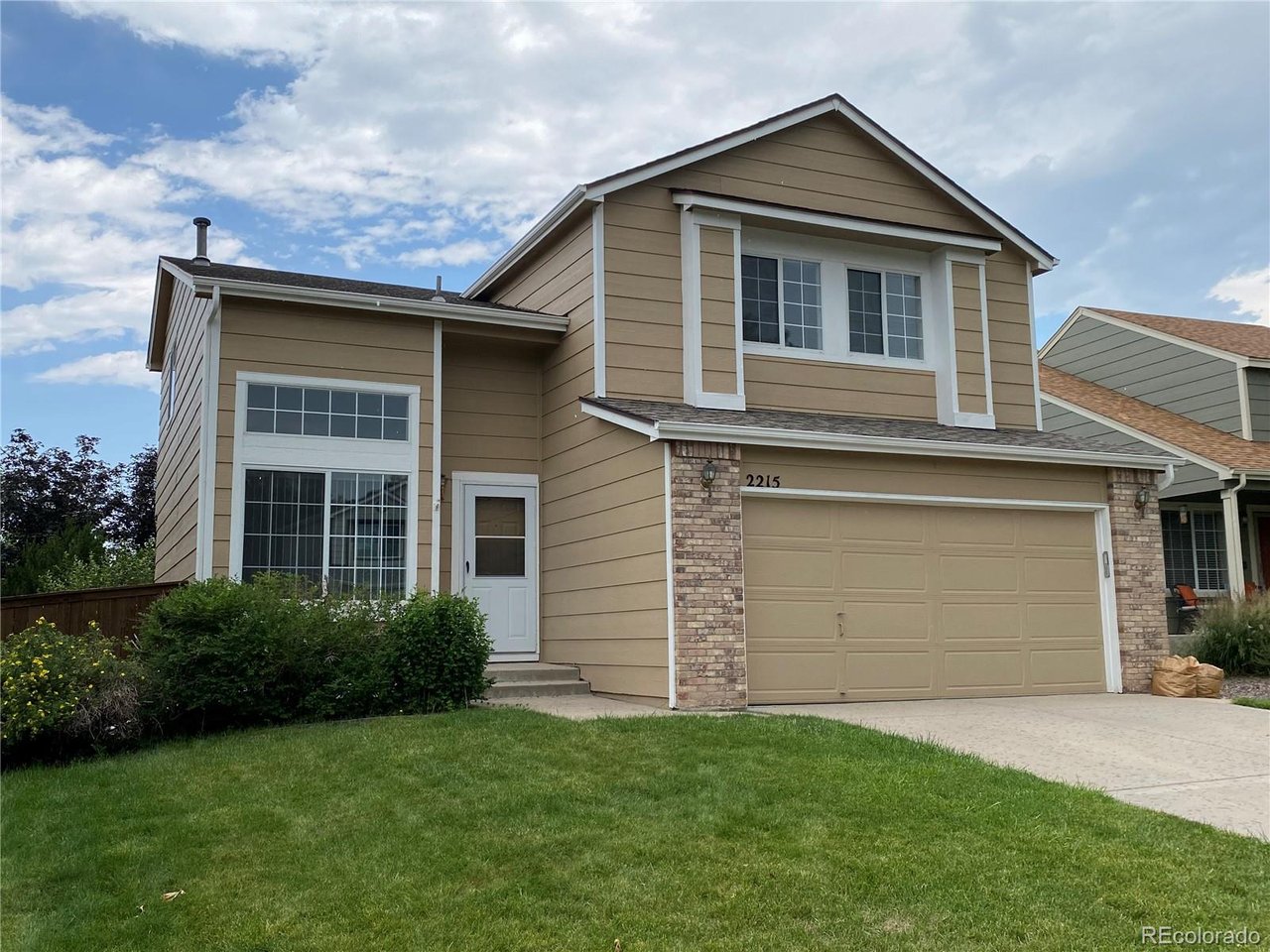 2215 Gold Dust Ln — photo