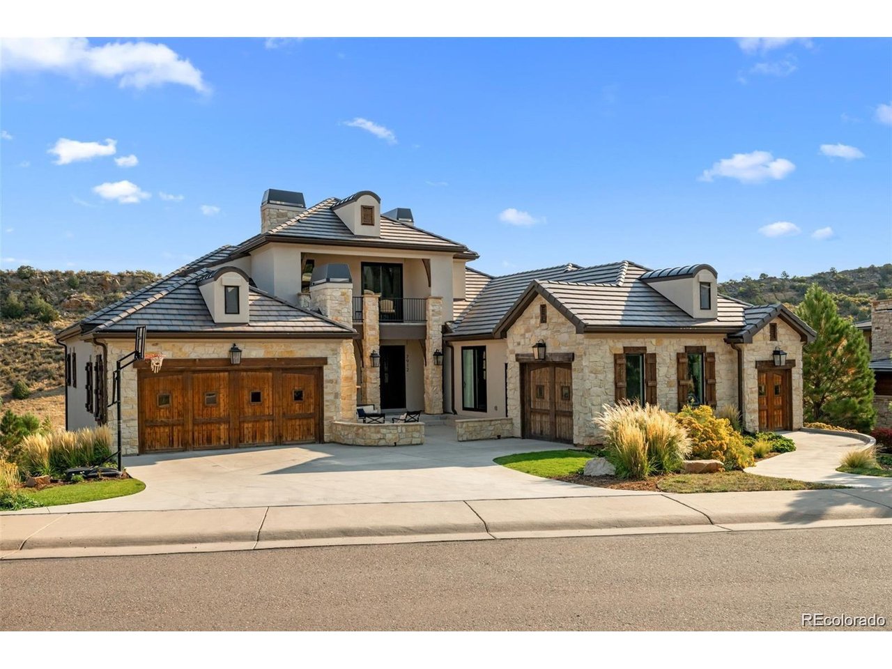7912 Raphael Ln — photo