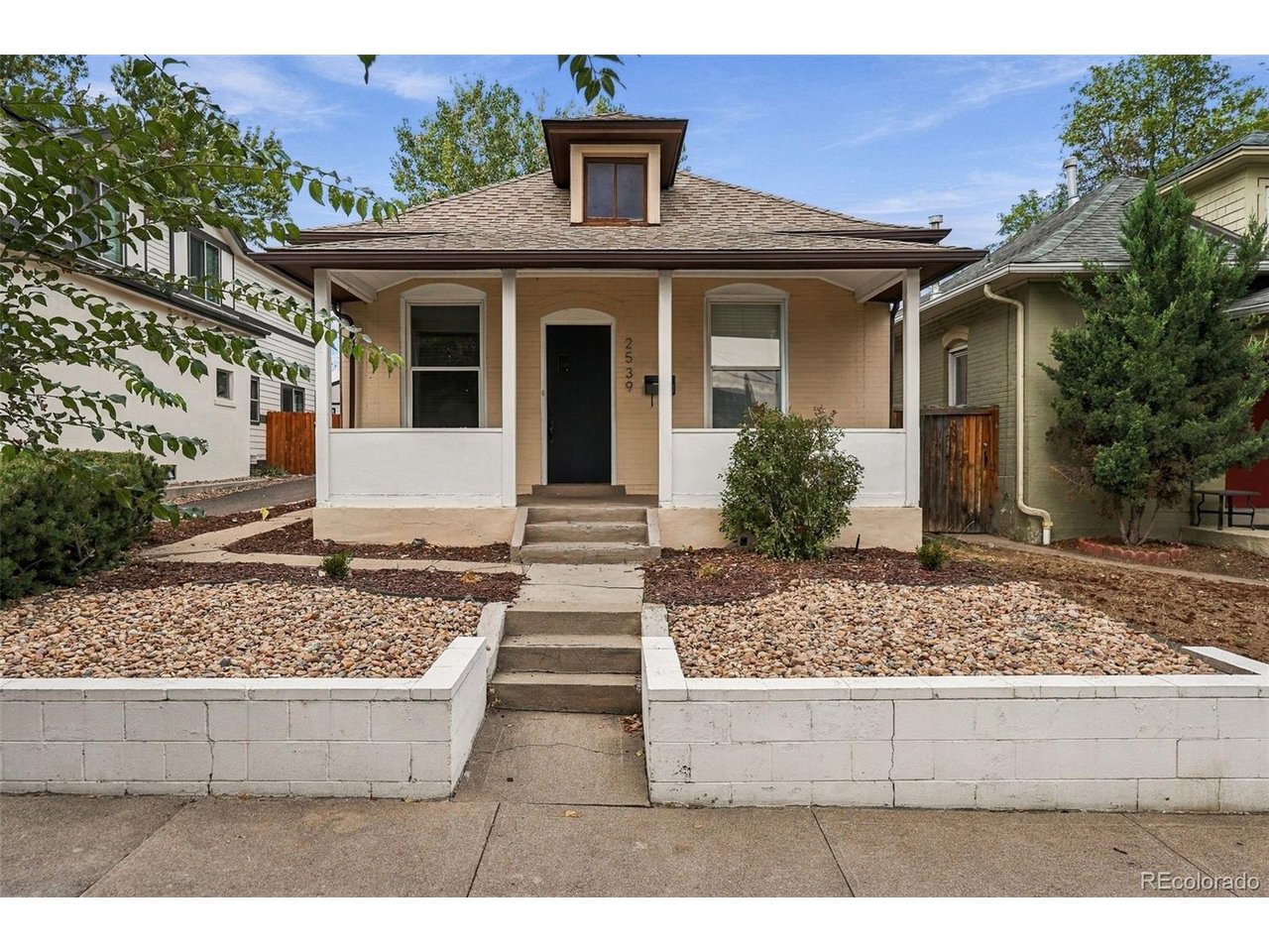 2539 Irving St — photo