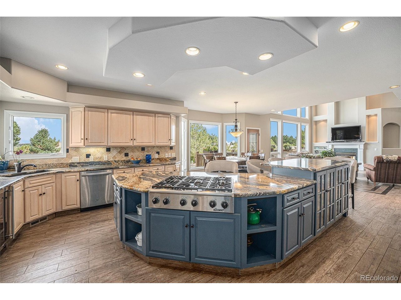 6387 Willow Springs Dr — photo