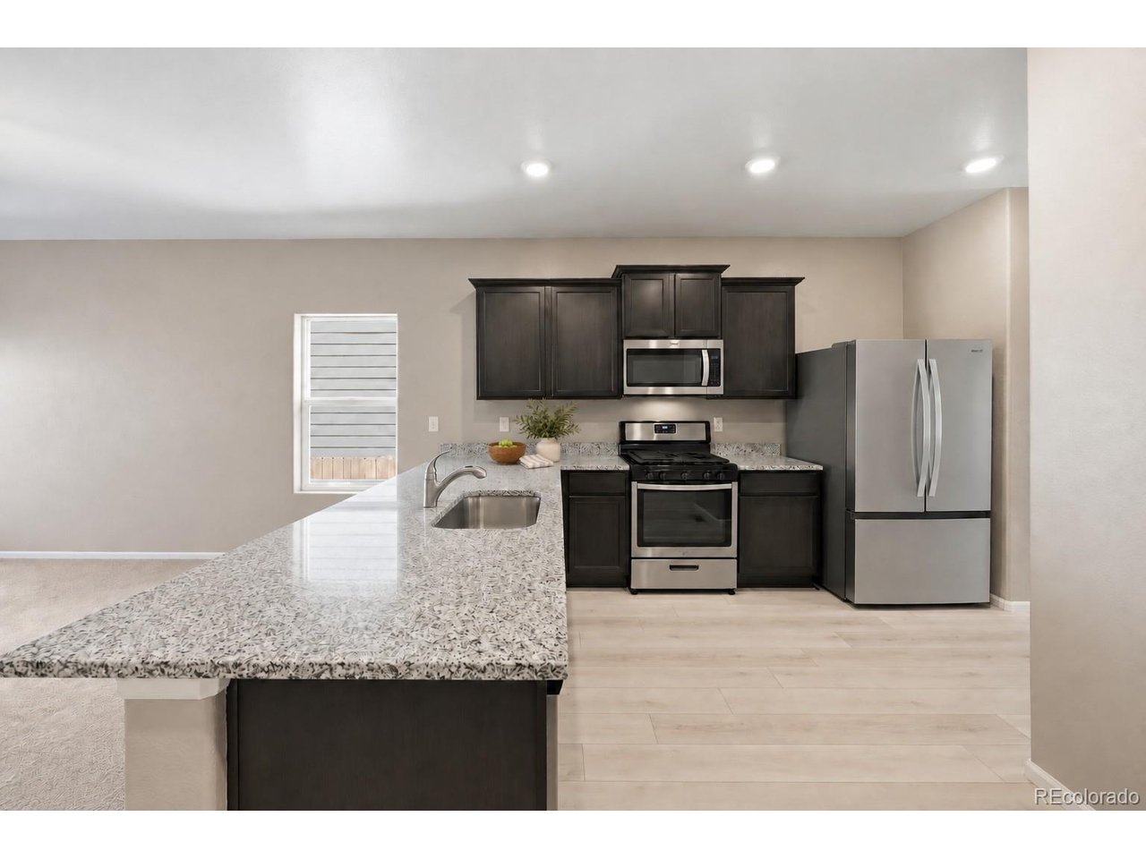 389 Maple St, Bennett, CO 80102 — photo 2