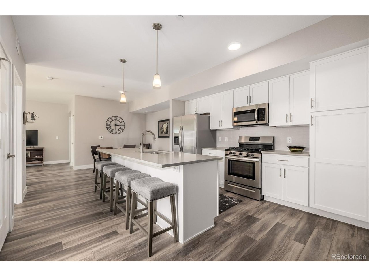 210 S Cherrywood Dr 204 — photo