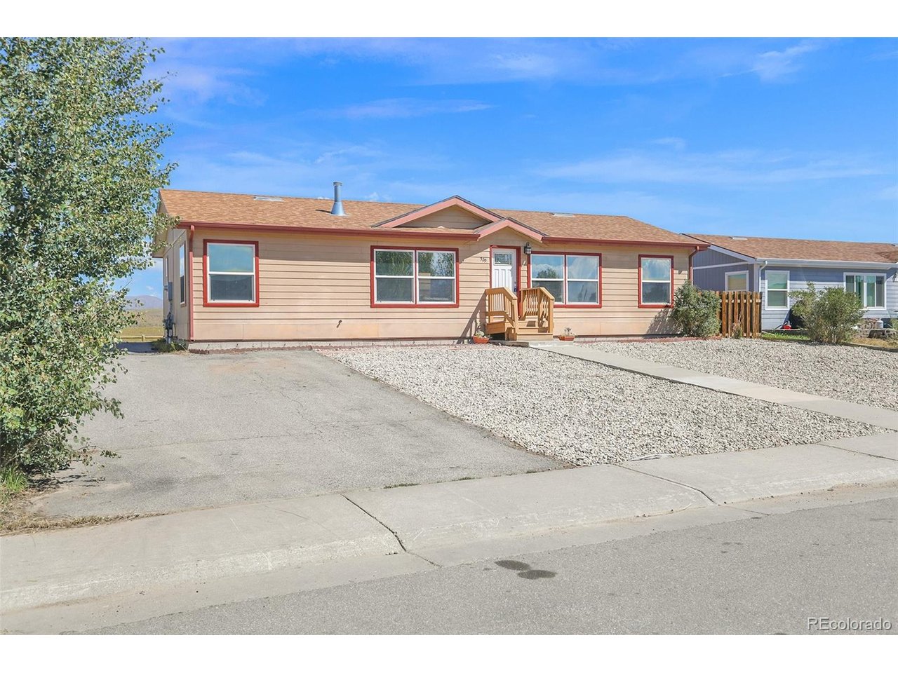 529 E Aspen Dr — photo