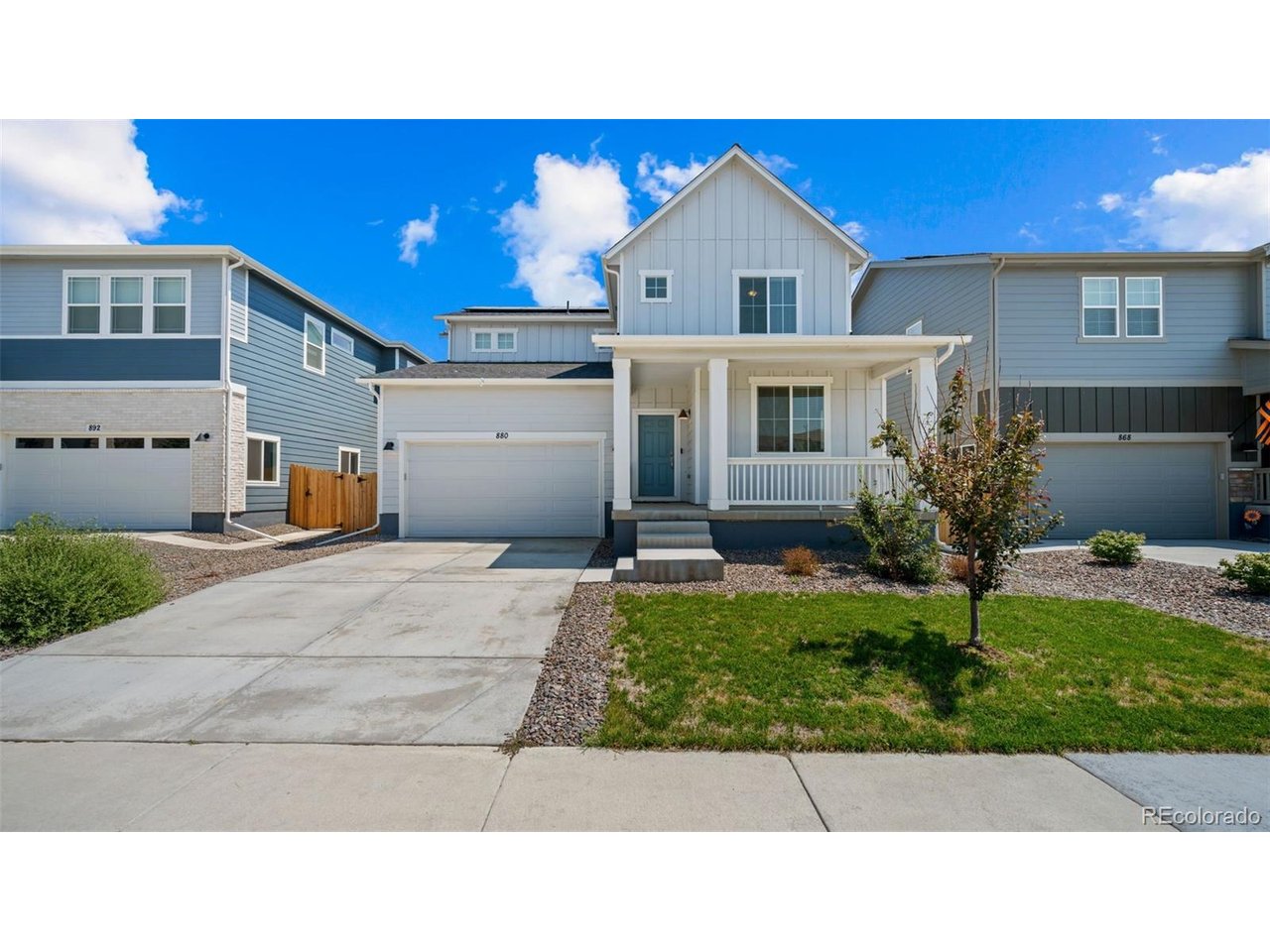 880 Sunflower Dr — photo