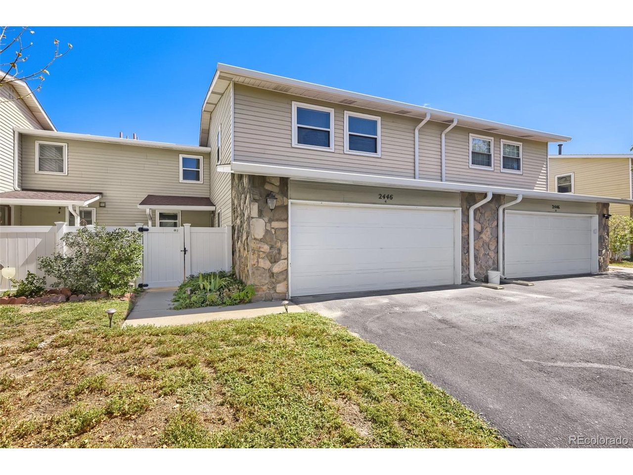 2446 S Vaughn Way C — photo