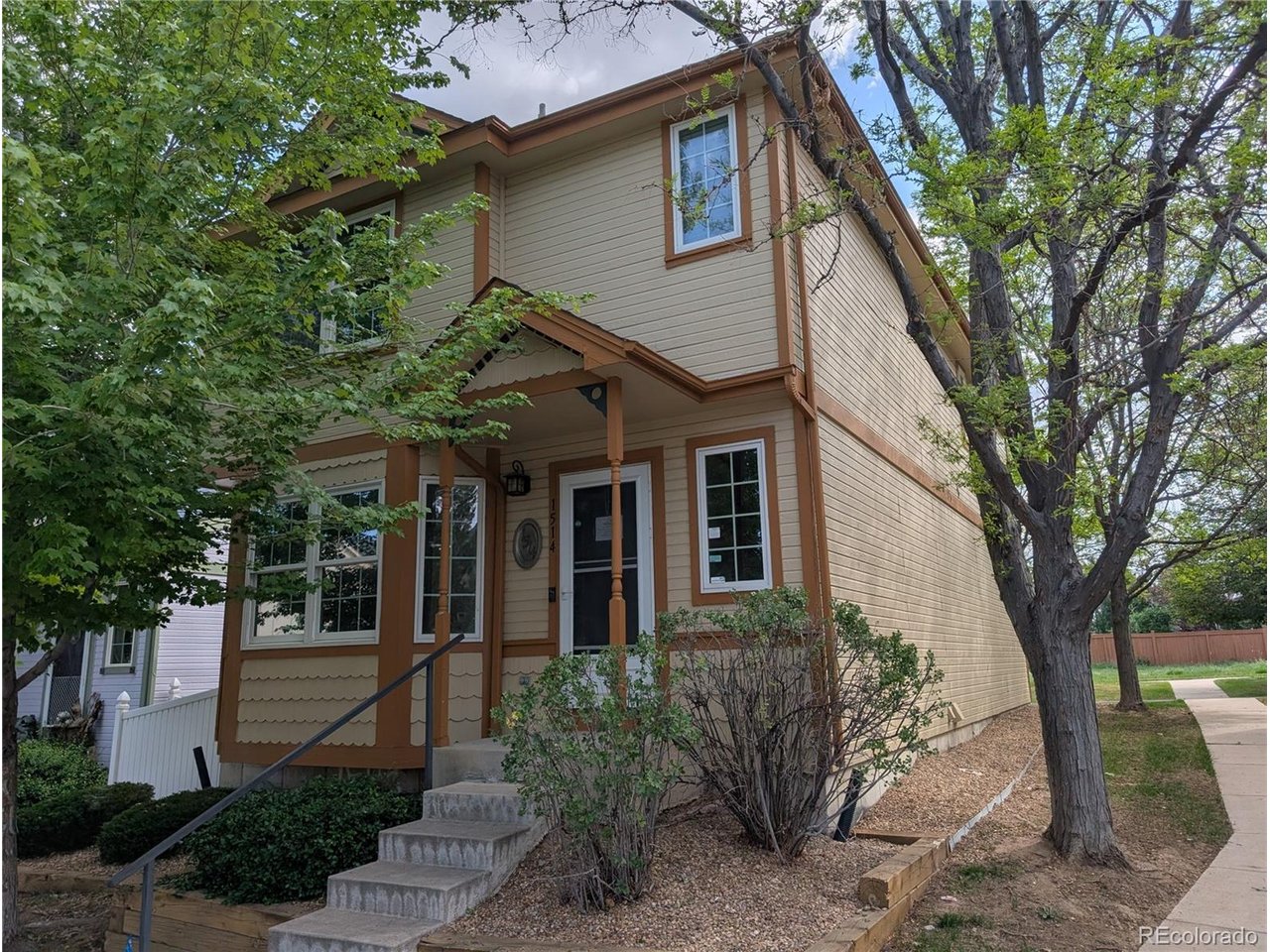 1514 S Buckley Way — photo