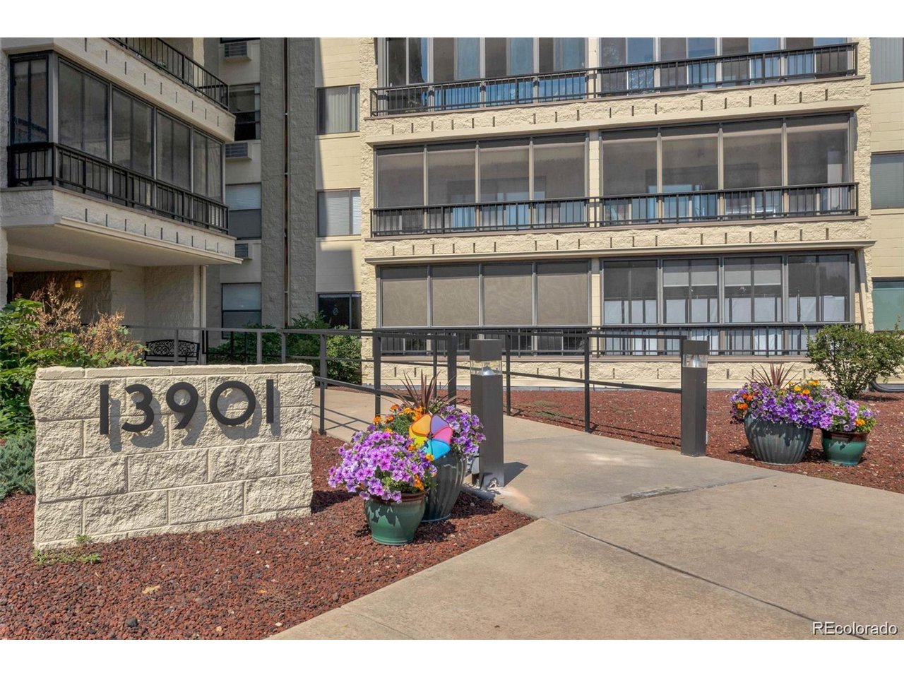 13901 E Marina Dr 105 — photo