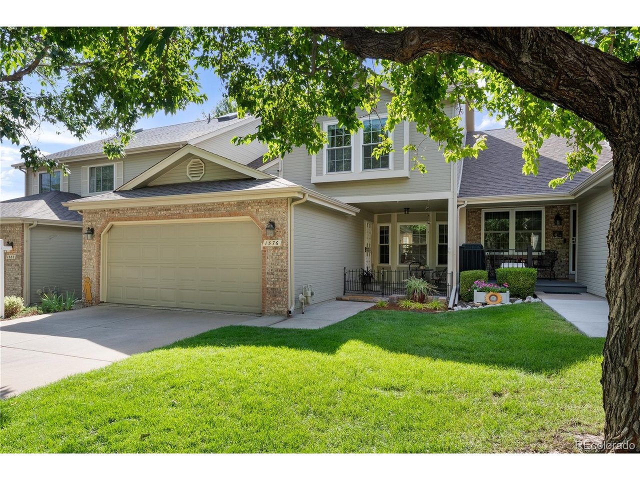 1576 E Nichols Cir — photo