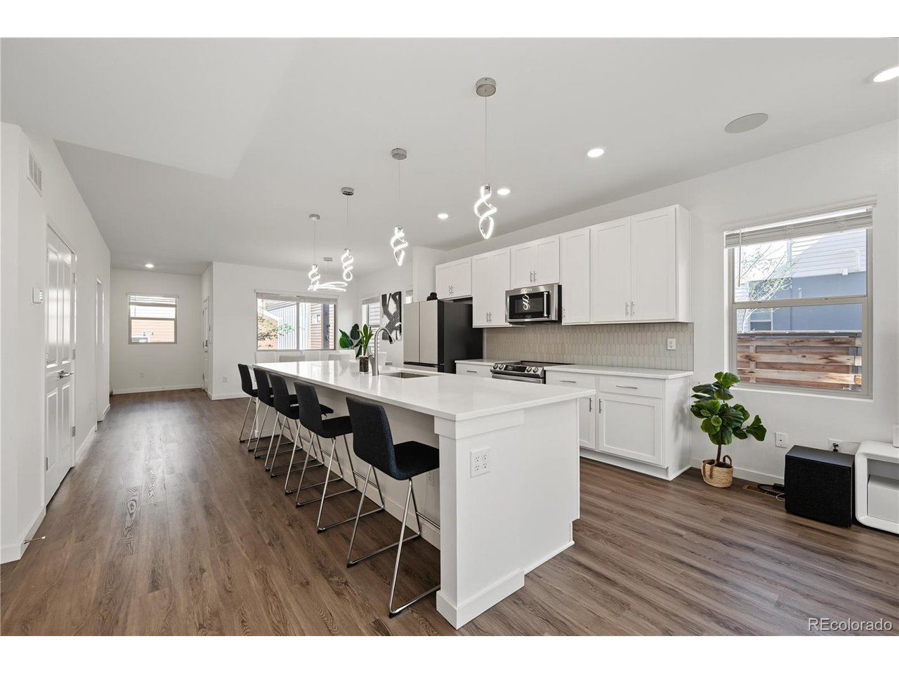 6875 Juniper Ln — photo