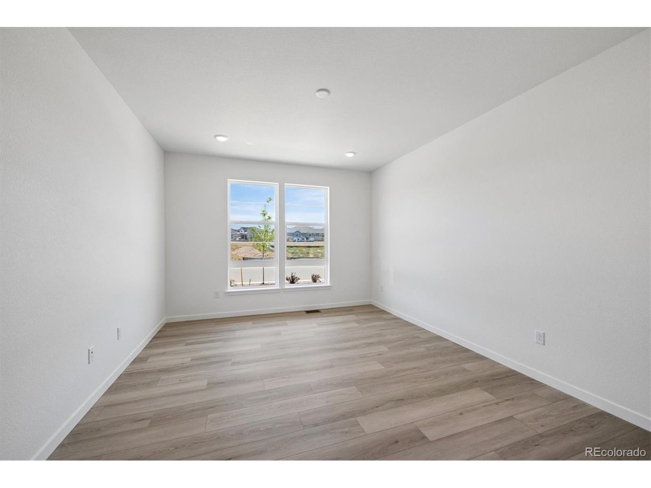 Home in Aurora, CO 80018 — photo 3