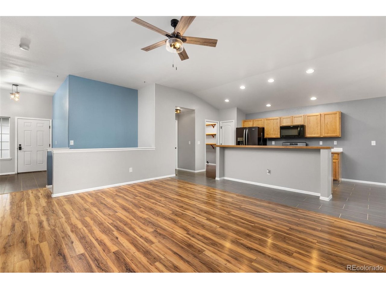 327 Fossil Dr — photo