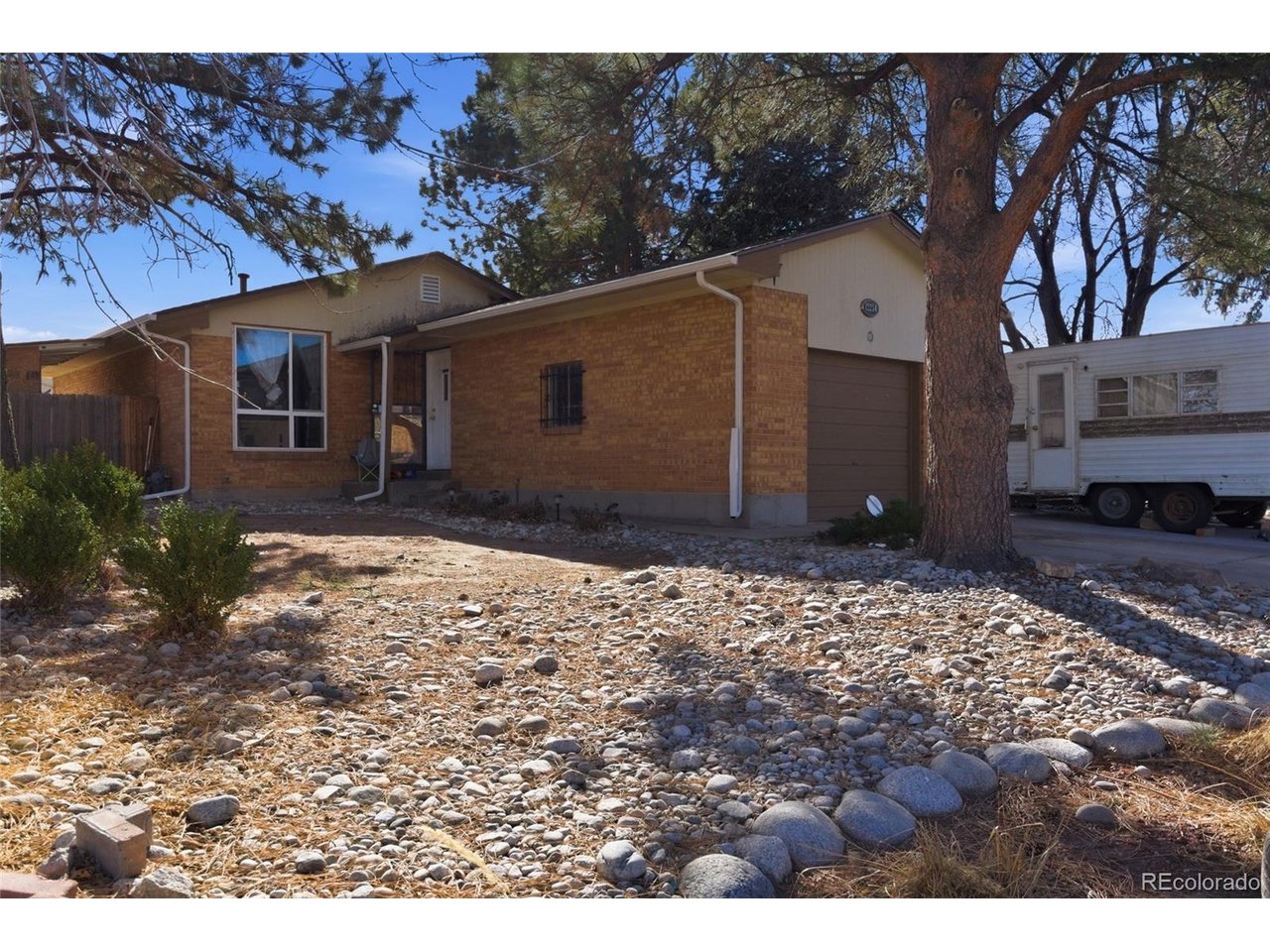 12234 E Berkeley Pl, Denver, CO 80239 — photo 2