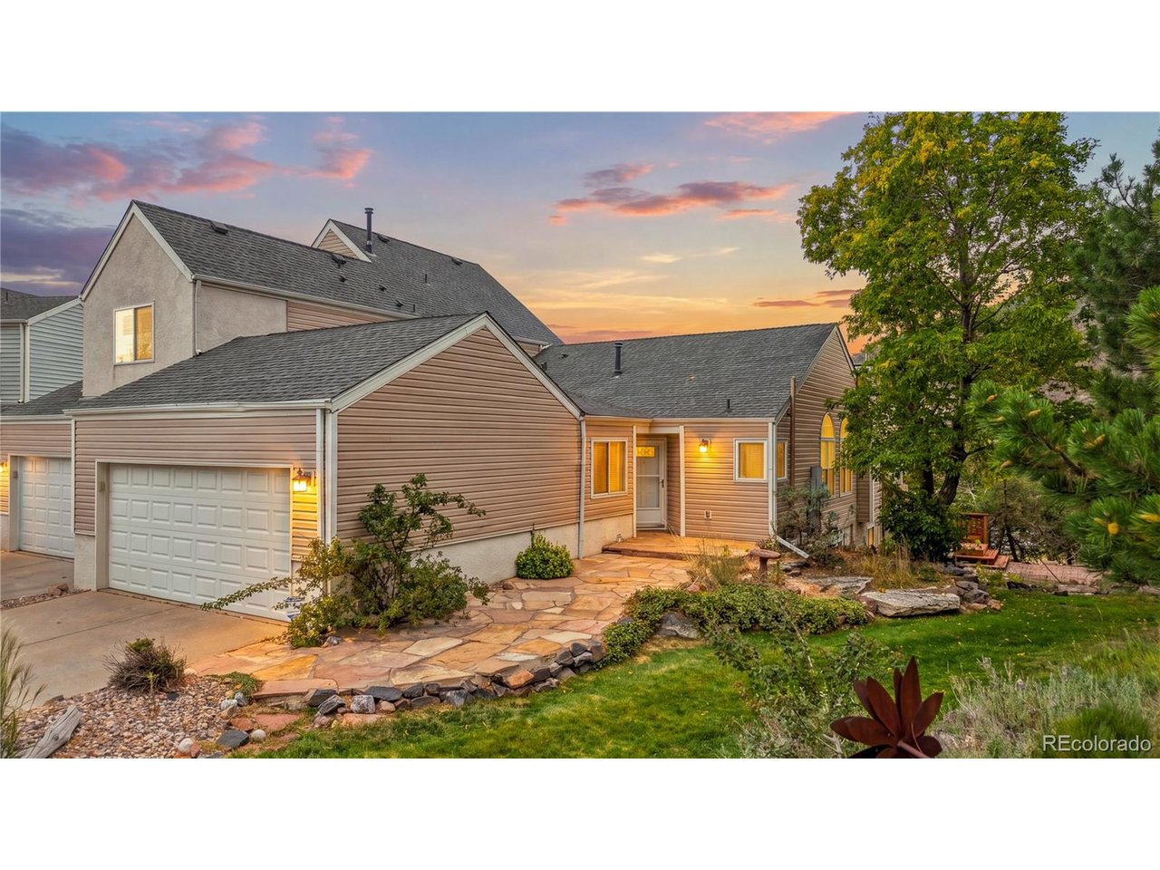 551 Canyon View Dr — photo