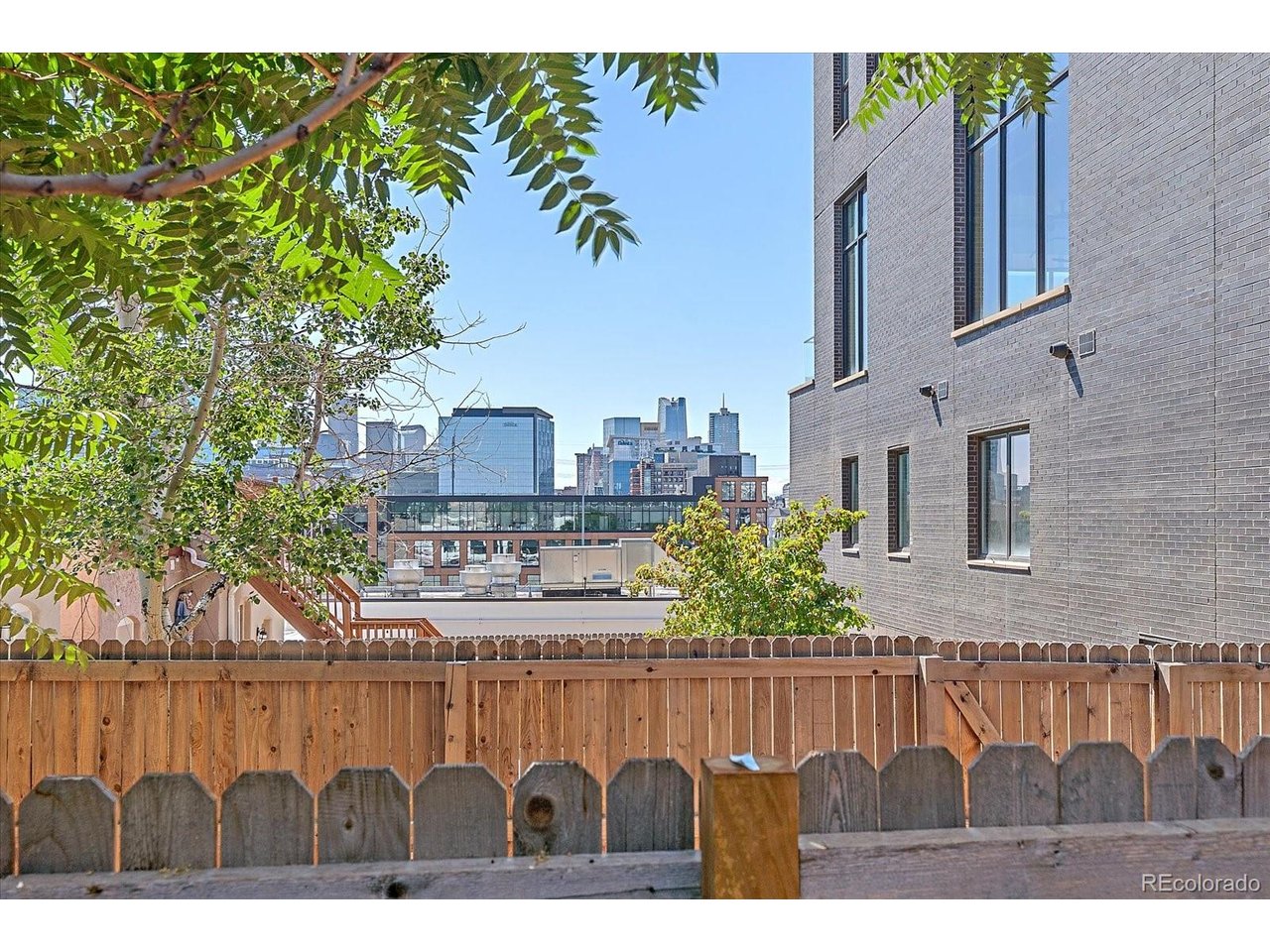 2524 Kensing Ct — photo