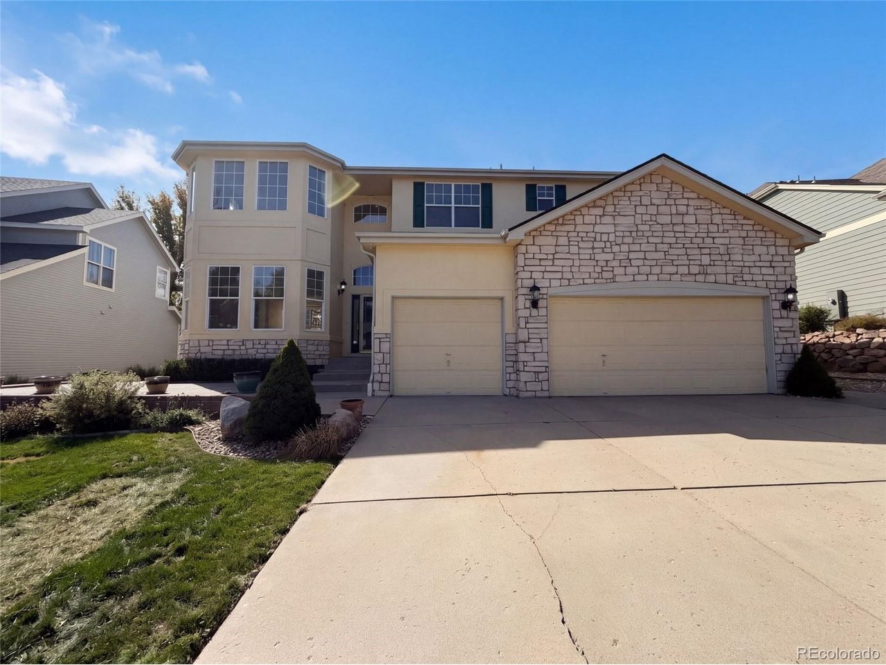660 Stonemont Ct — photo