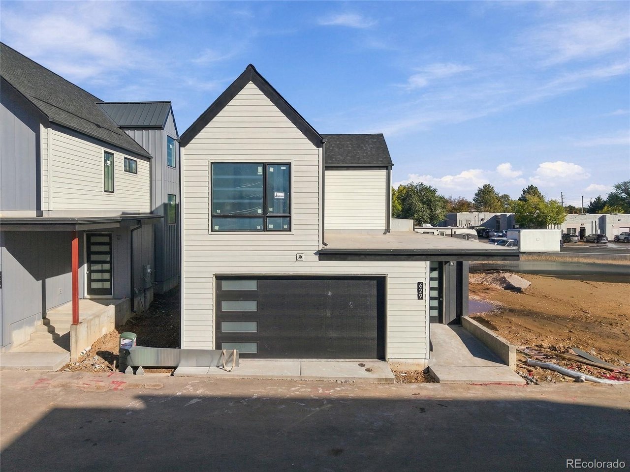 629 Lombardi Cir — photo
