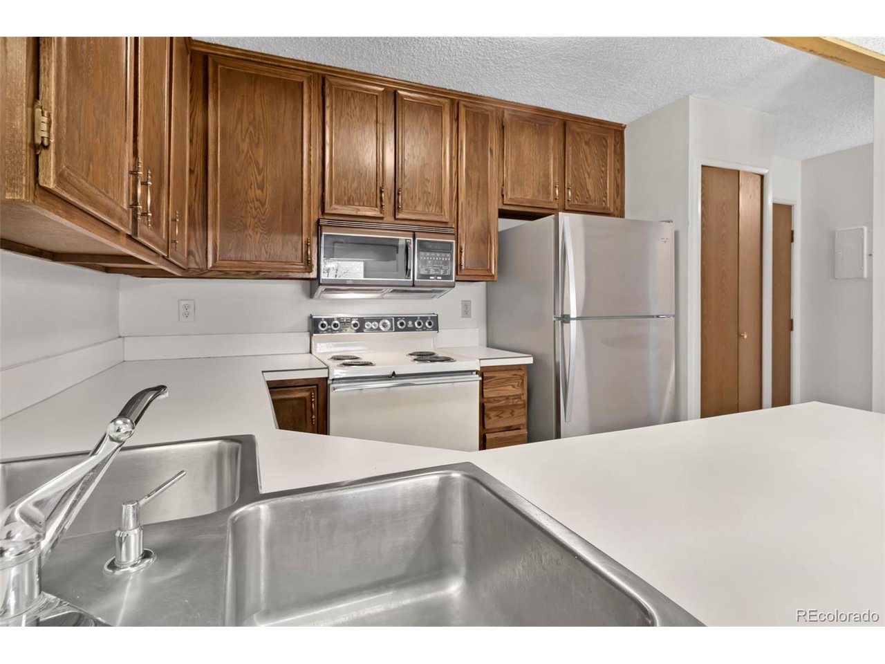 3470 S Poplar St Unit 302 — photo