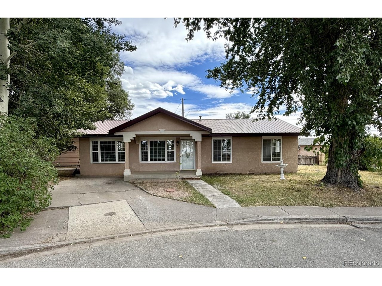 114 Granada Ct — photo