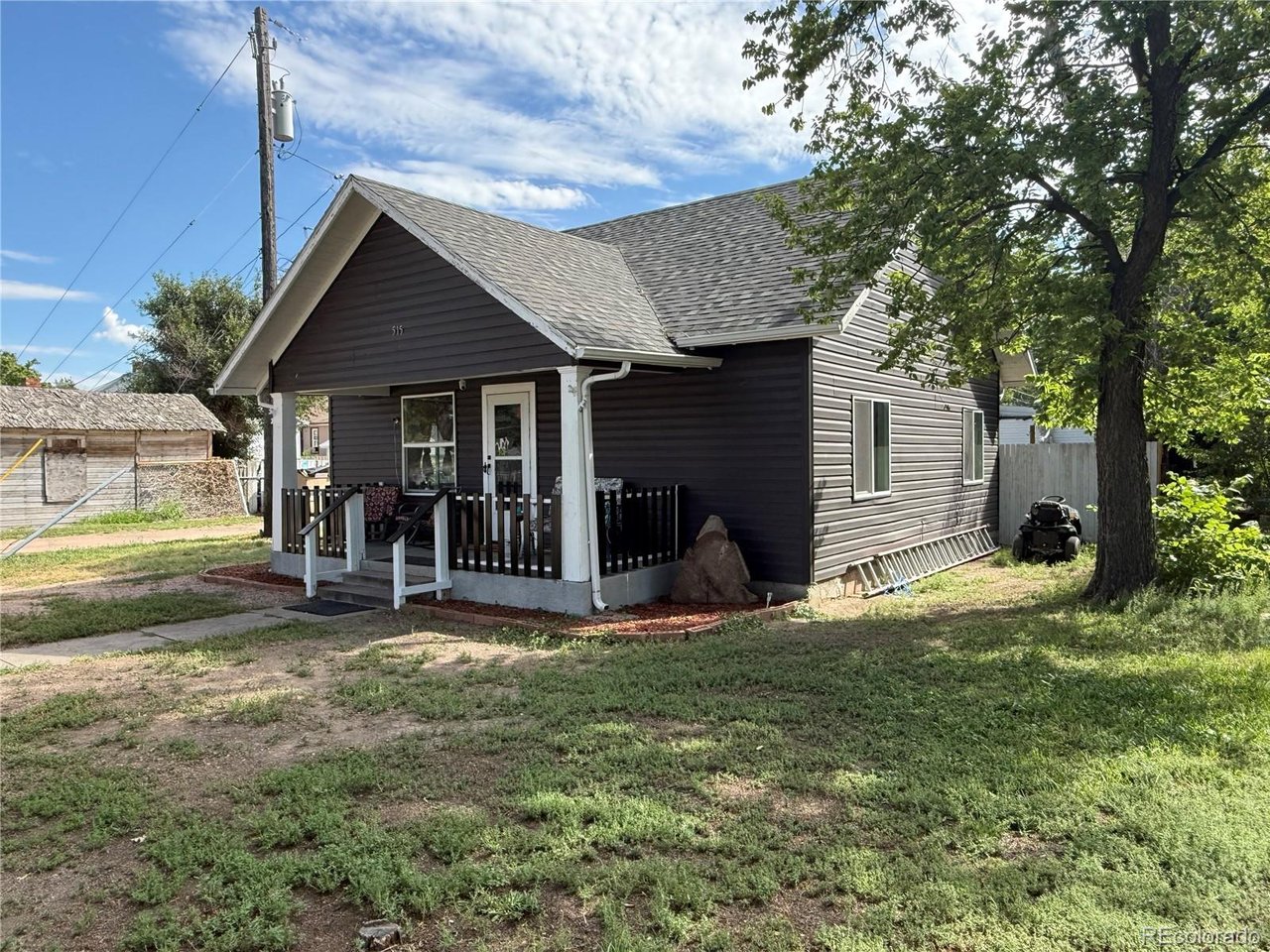 515 Pine St, Sterling, CO 80751 — photo 2