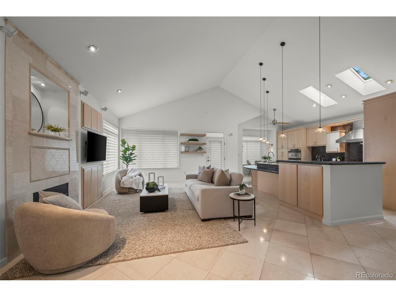 7358 Buckingham Ct — photo
