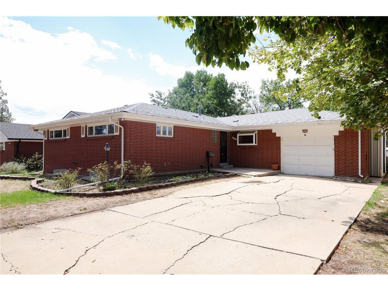 1011 Jamaica St — photo