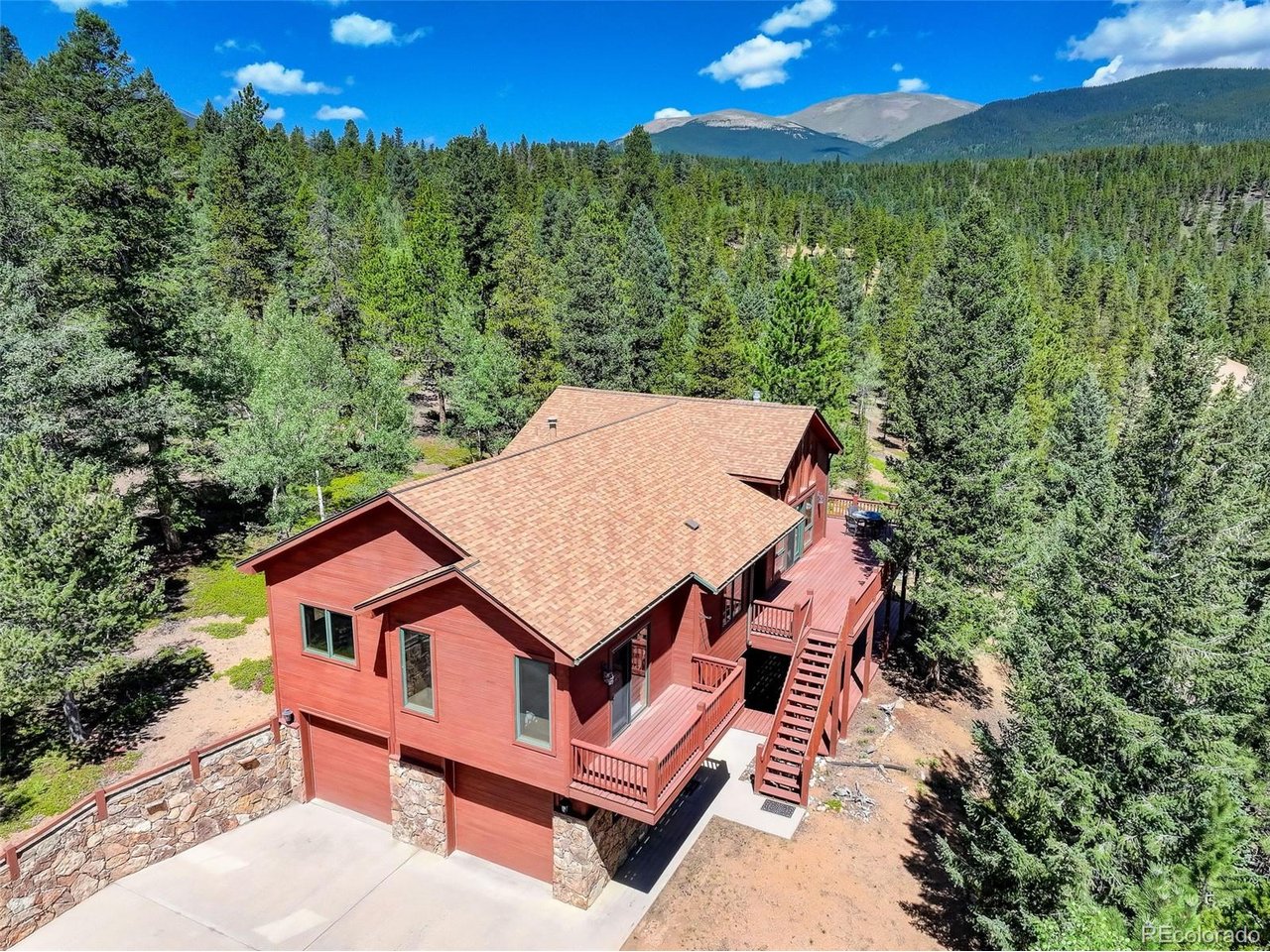 890 Royal Ridge Dr — photo