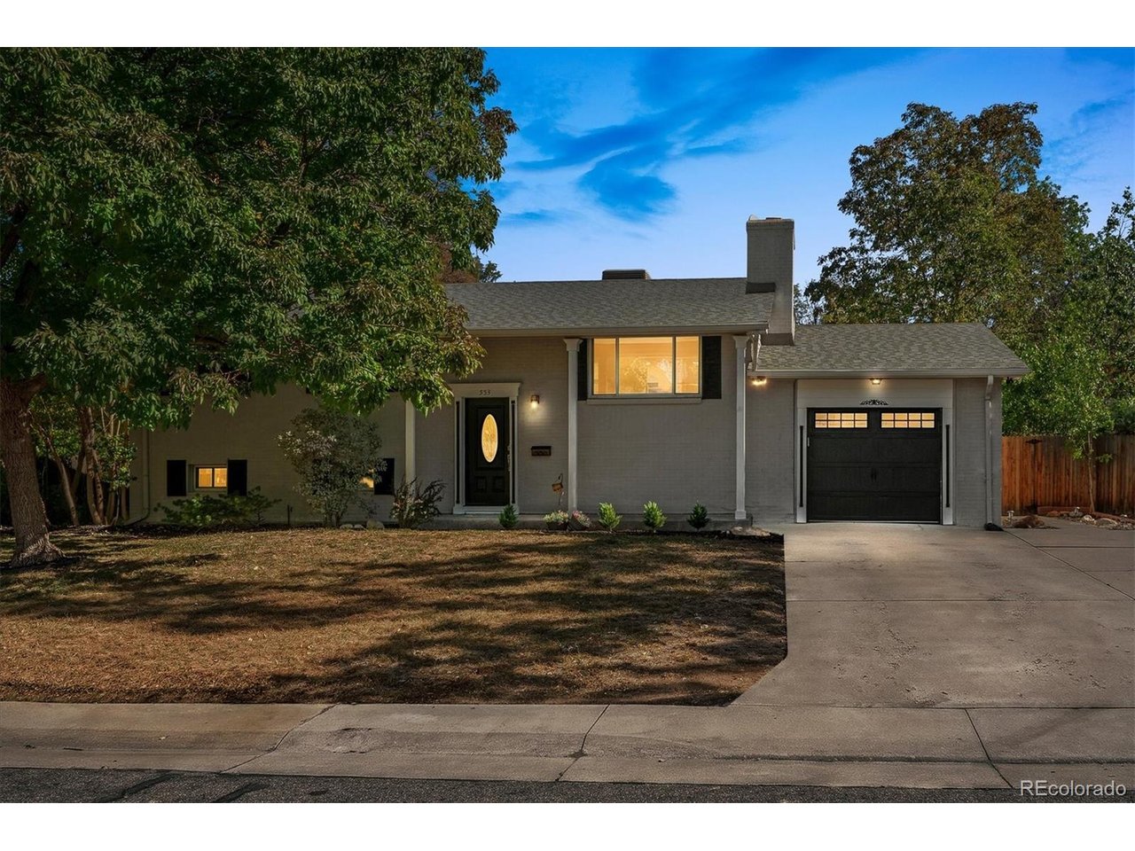 553 W Easter Ave — photo