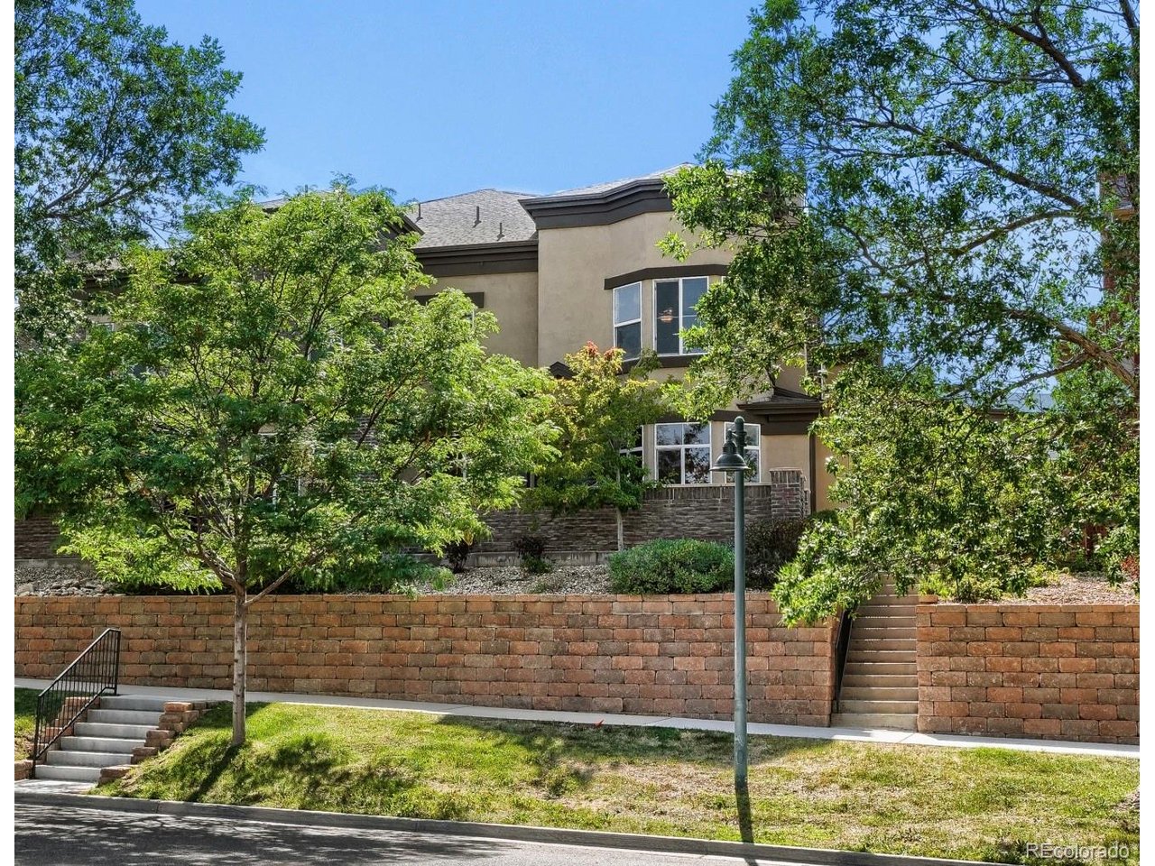 609 W Burgundy St B — photo