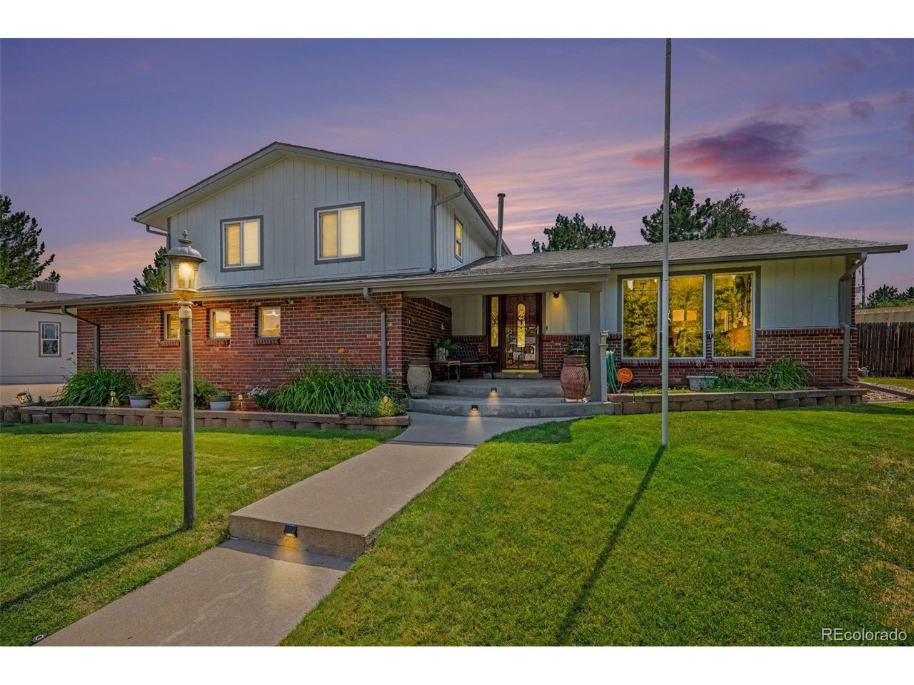 8143 S Otis Ct — photo