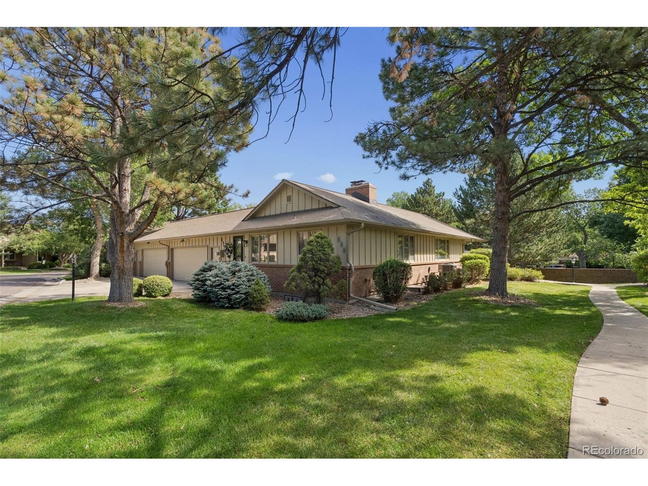 111 Miramar Dr — photo