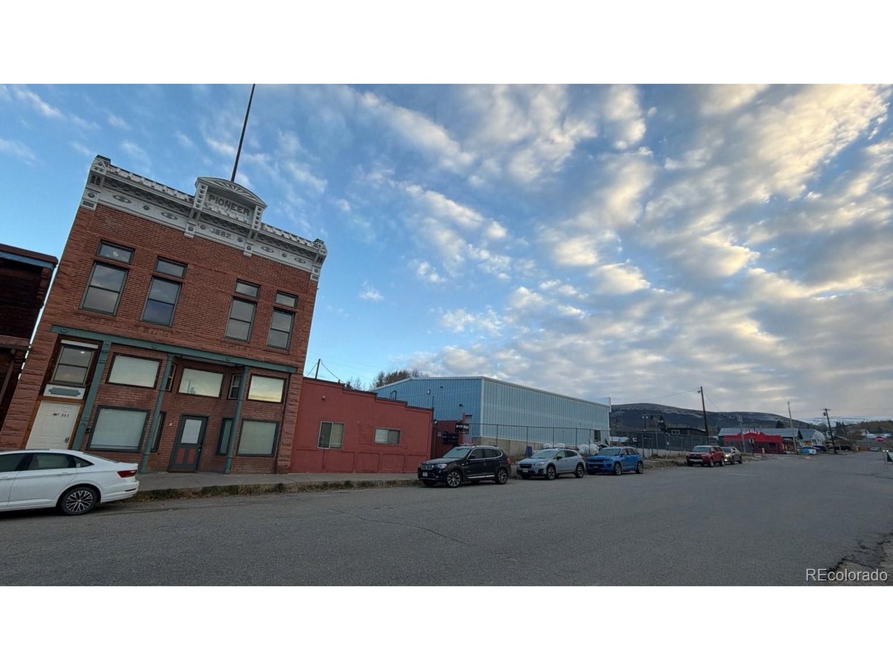 118 W 2nd St Unit F — photo