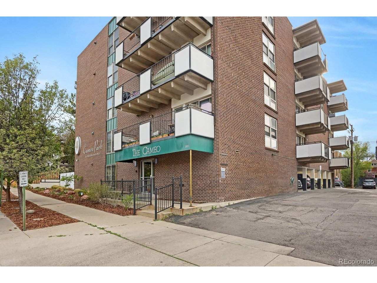 1265 Elizabeth St 207 — photo