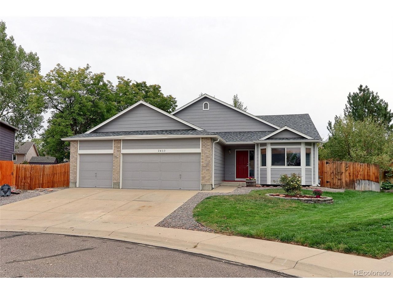 2433 Wolf Creek Dr — photo