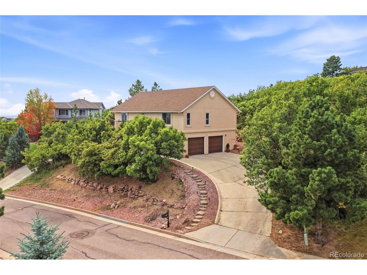 345 Cheshire Ct — photo