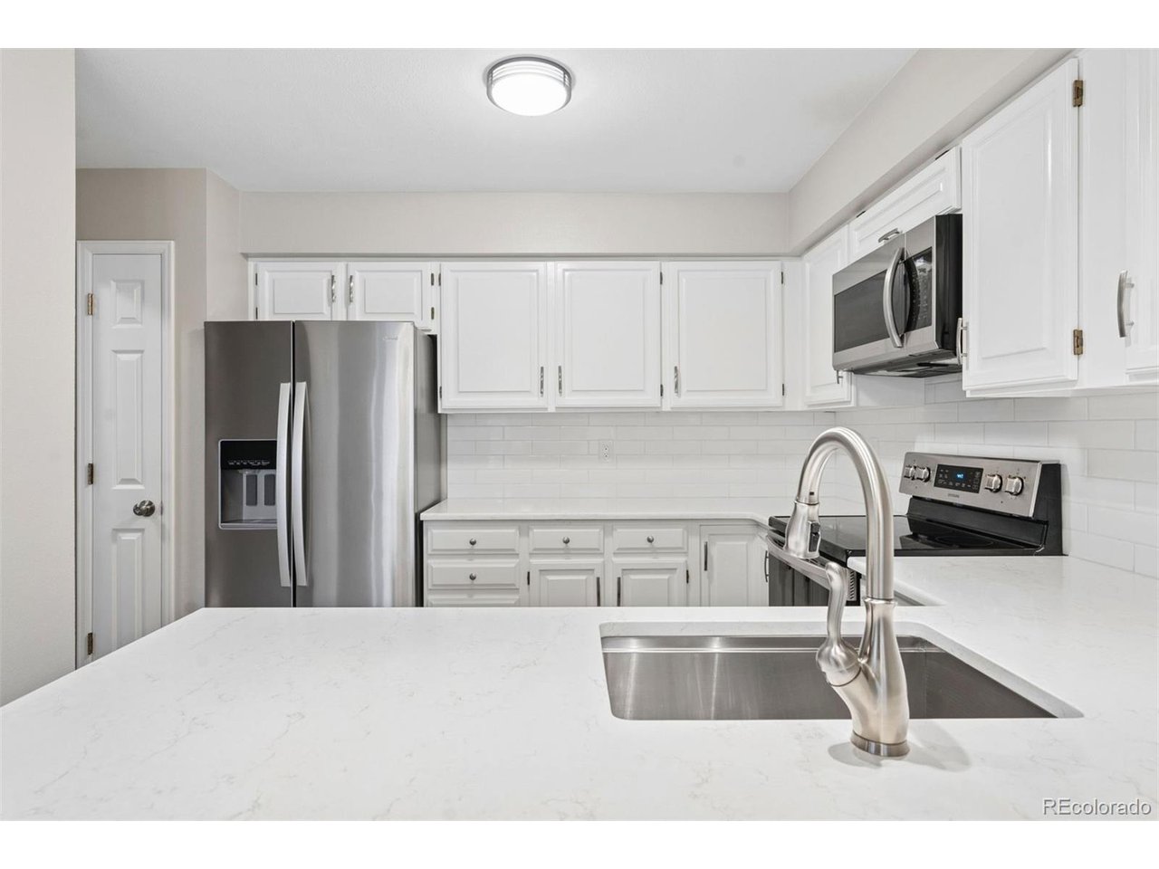 6043 E Briarwood Dr — photo