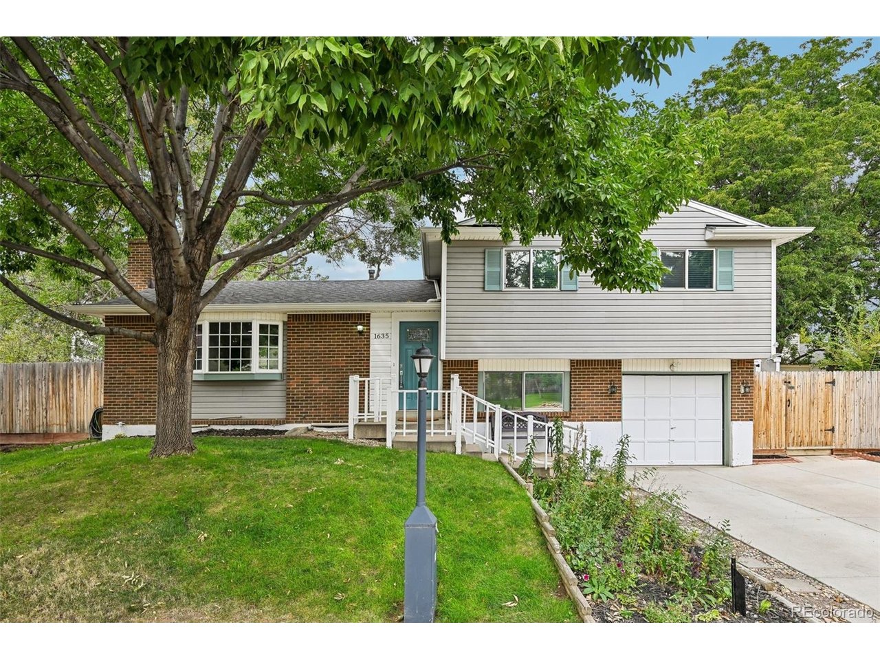 1635 Hartley Ct — photo