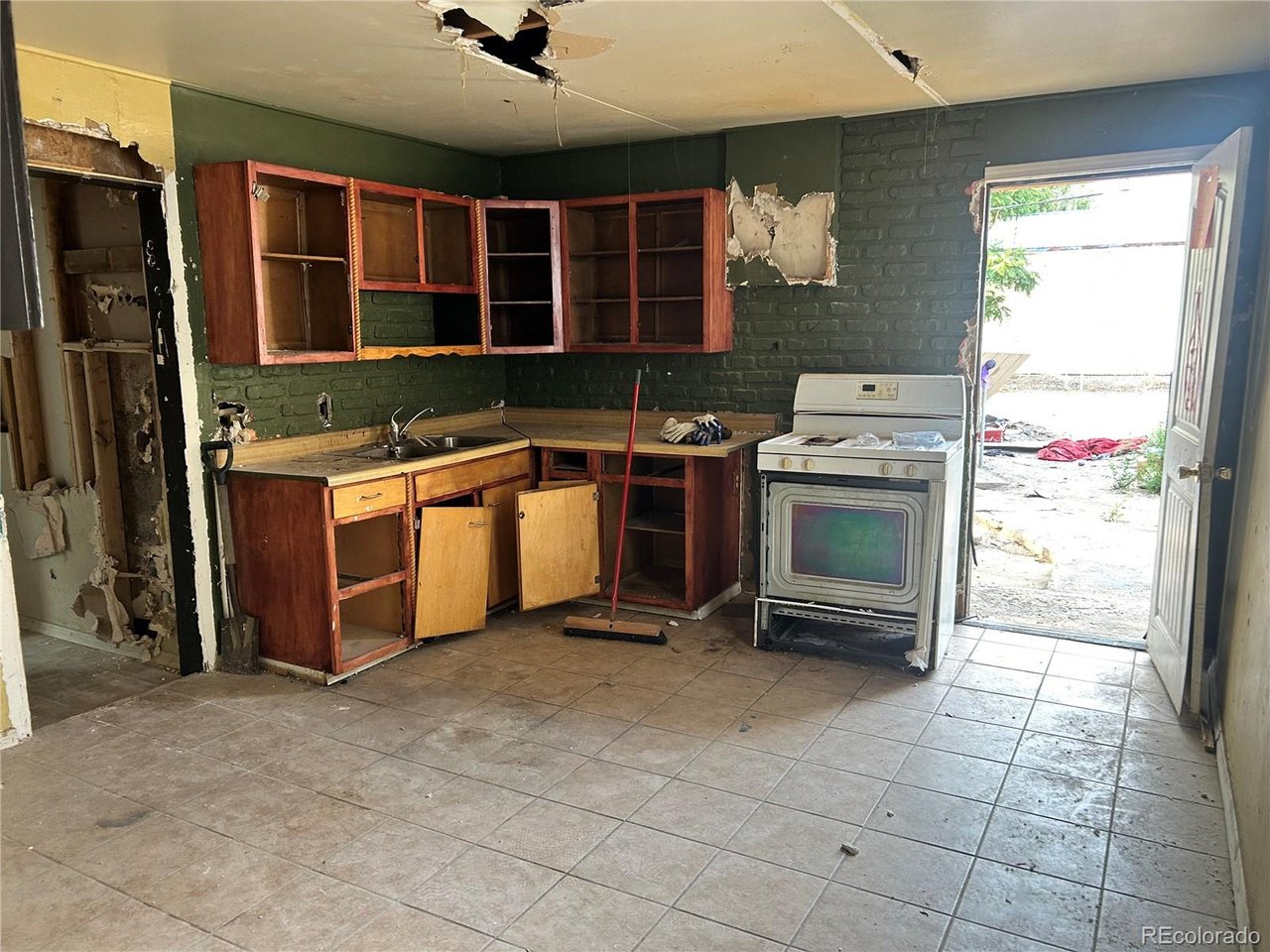 619 E 11th St, Pueblo, CO 81001 — photo 3