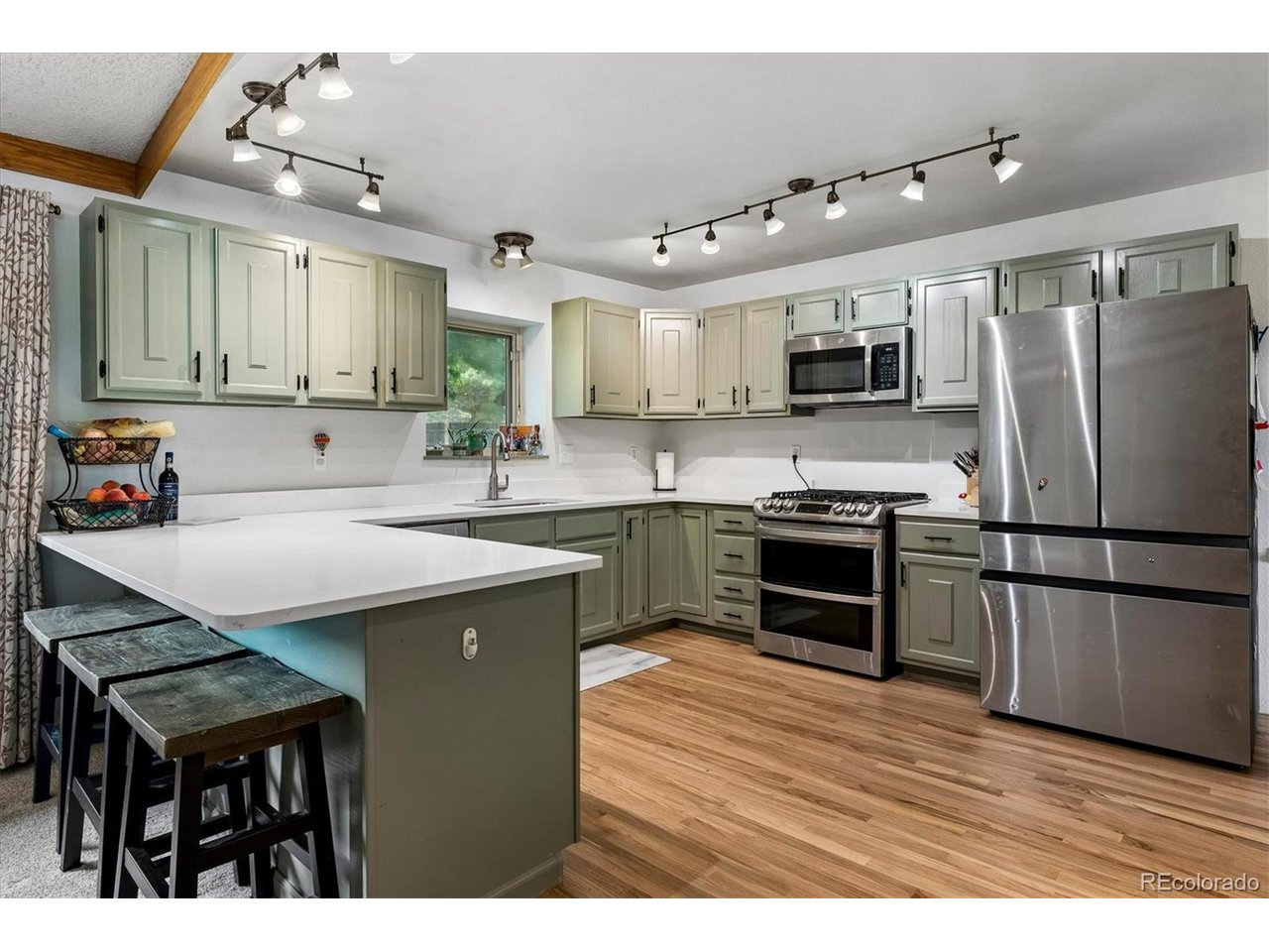 3825 Wesley Ct — photo