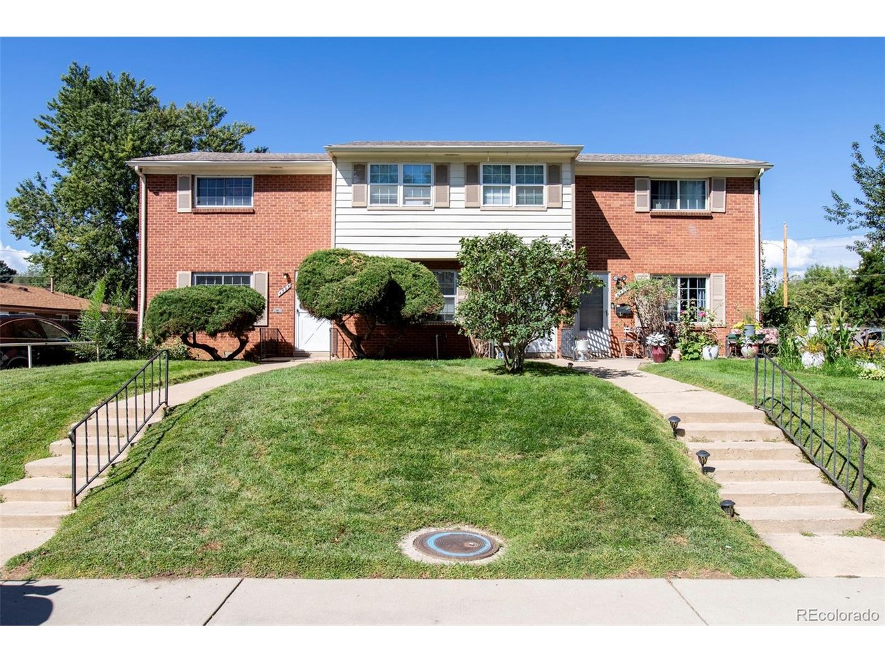 4595 Everett Ct — photo