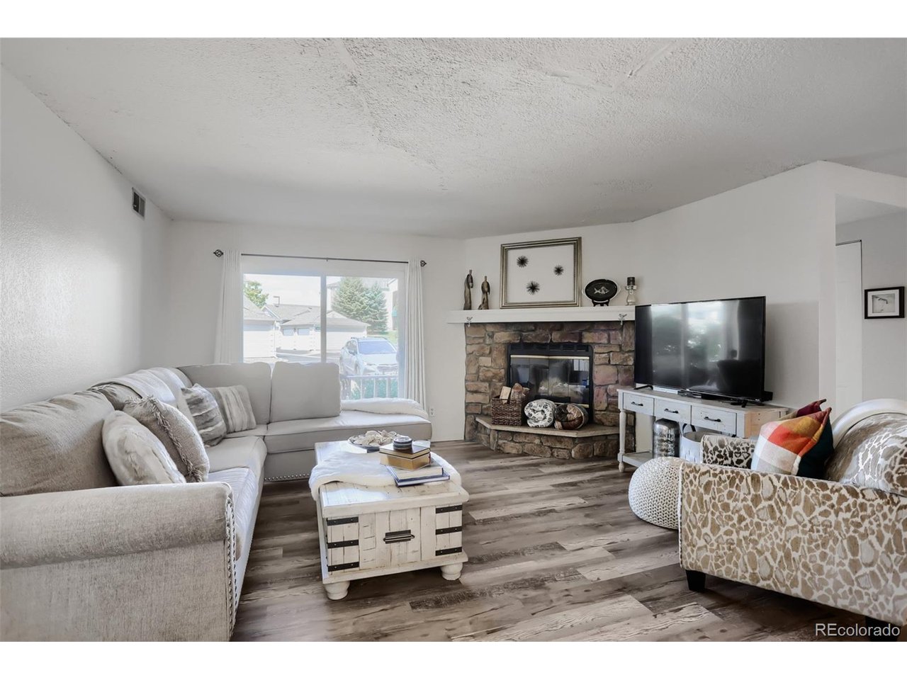12093 W Cross Dr 107 — photo