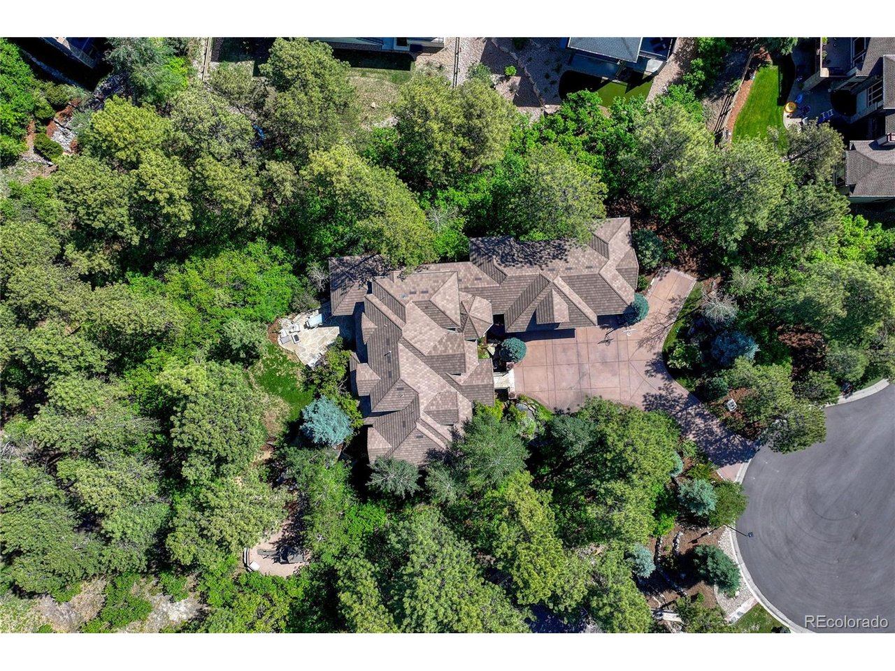 2553 Saddleback Ct — photo