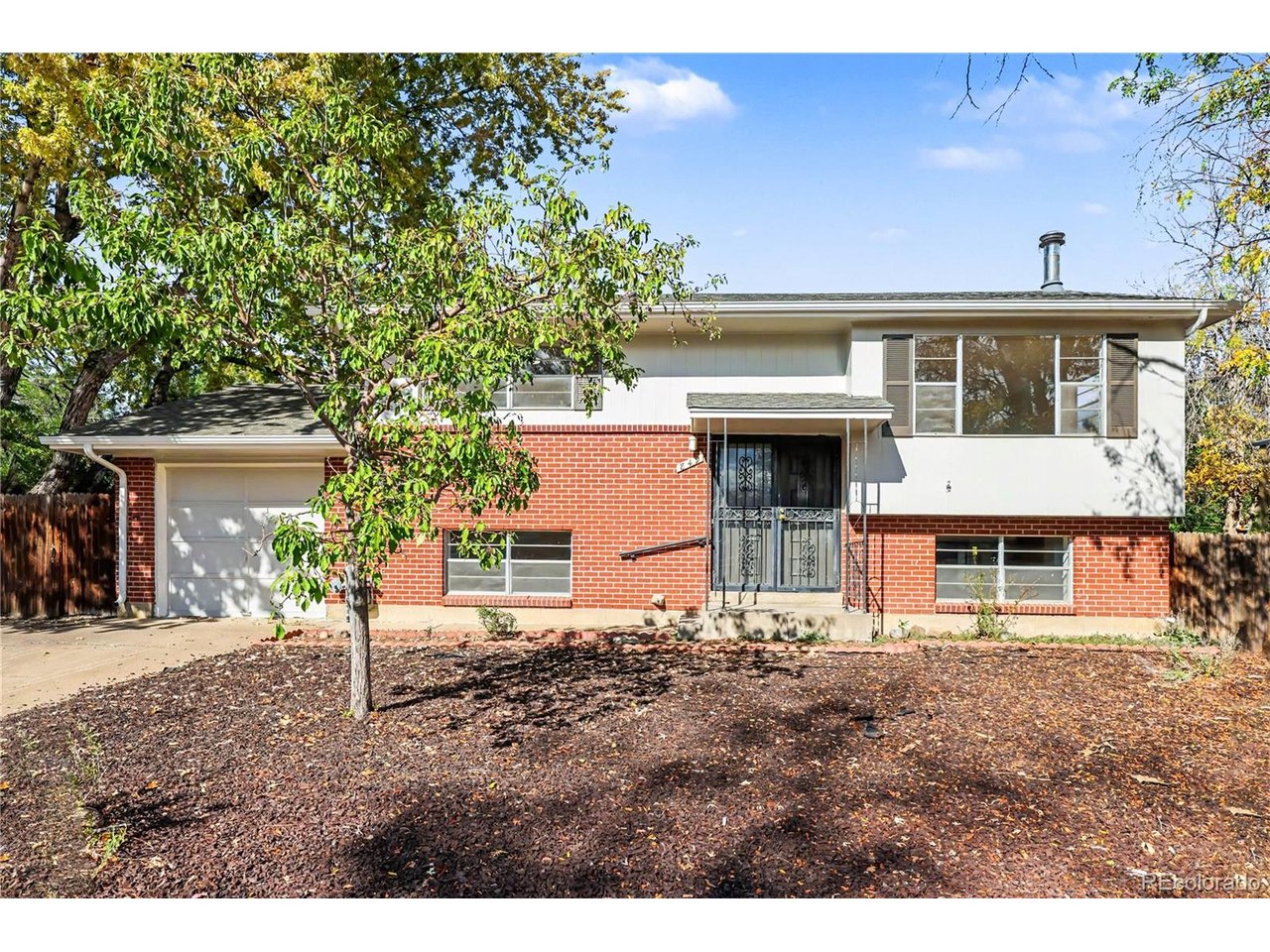 849 Dean Dr — photo