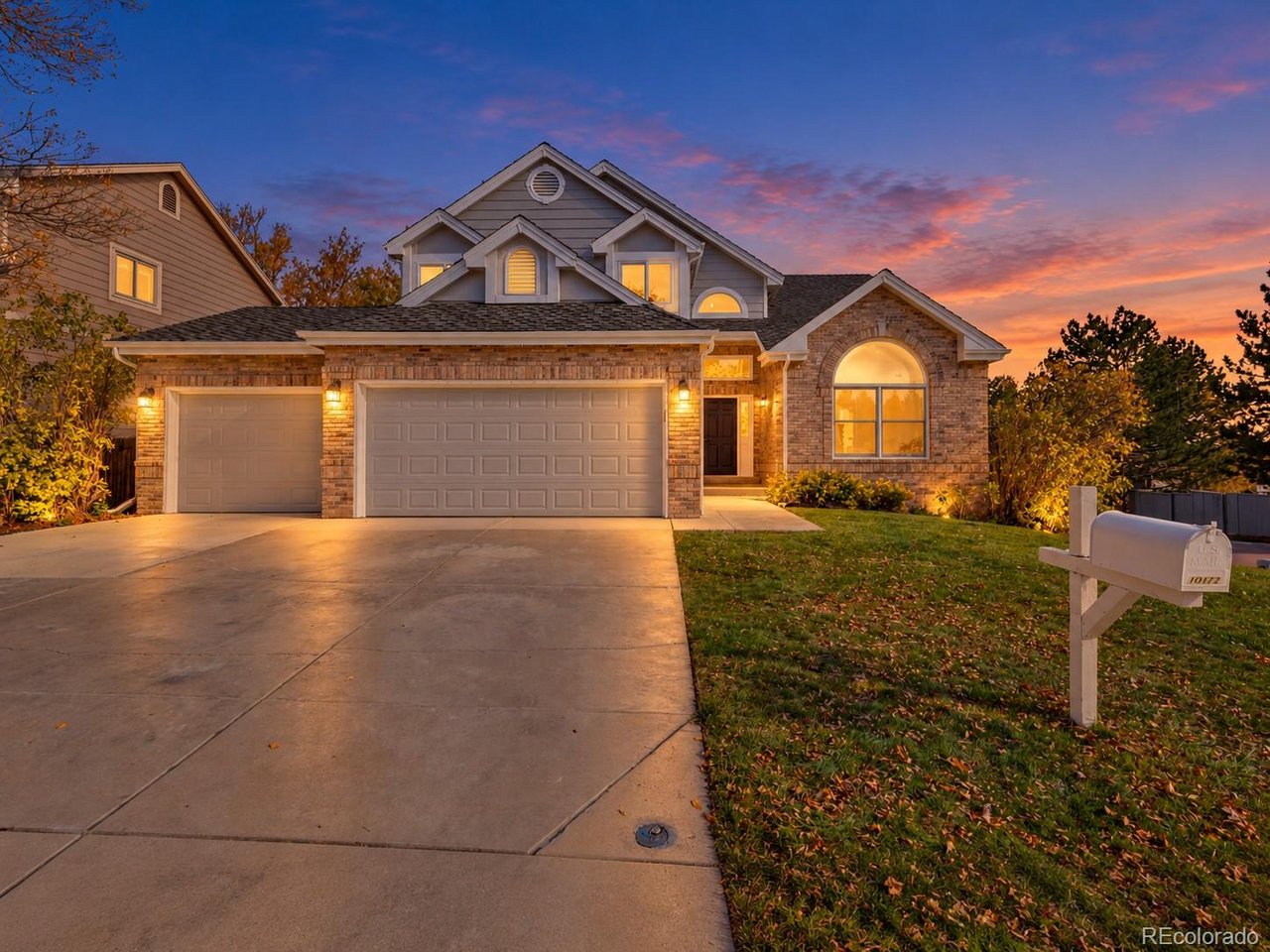 10172 Granite Hill Dr — photo