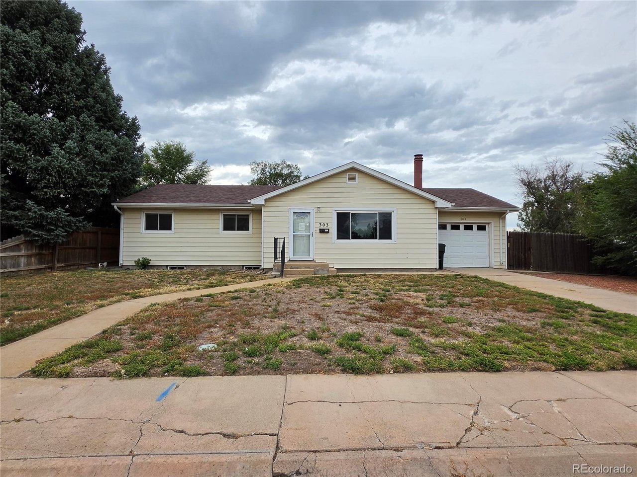 303 Belmont Pl — photo