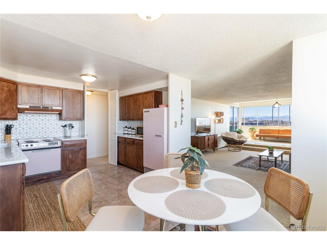 1155 N Ash St 1407 — photo