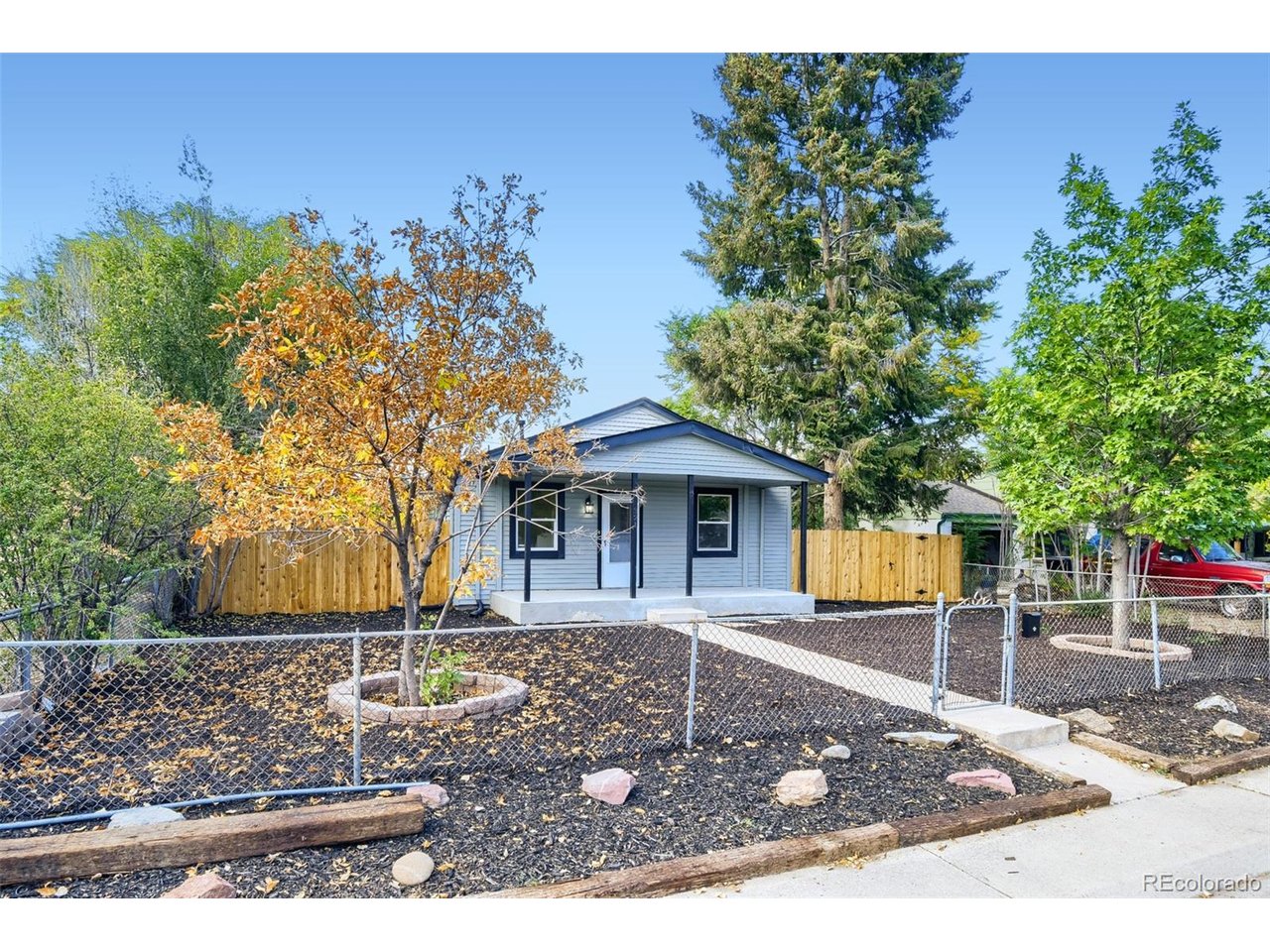 321 Stuart St, Denver, CO 80219 — photo 2