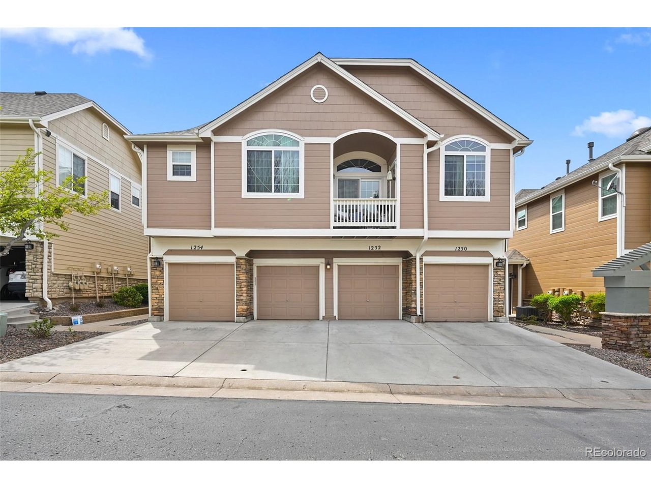 1252 Carlyle Park Cir — photo