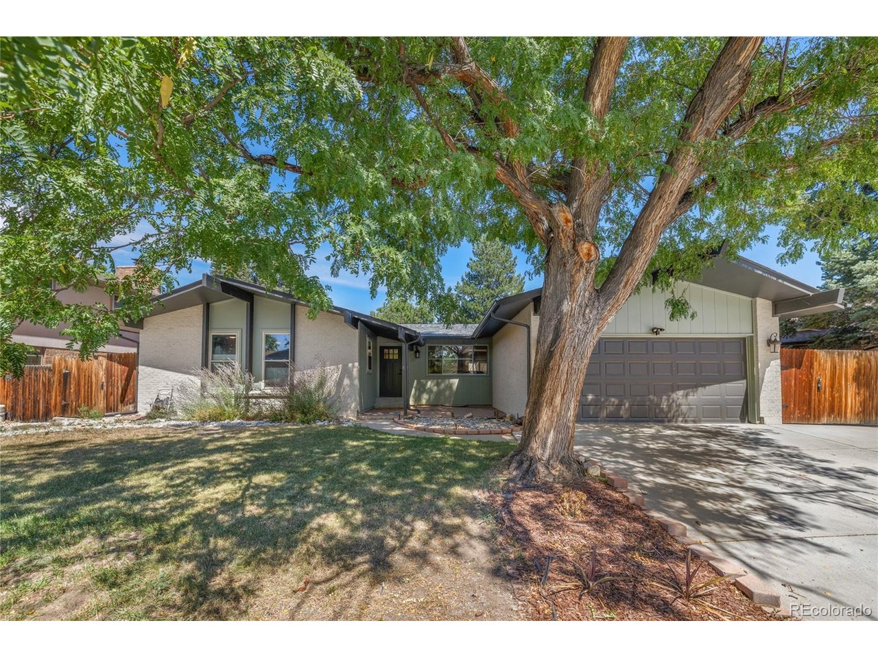 10579 W Warren Dr — photo