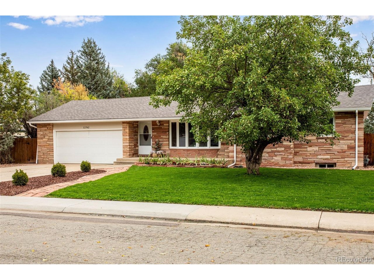 12762 Woodland Dr — photo