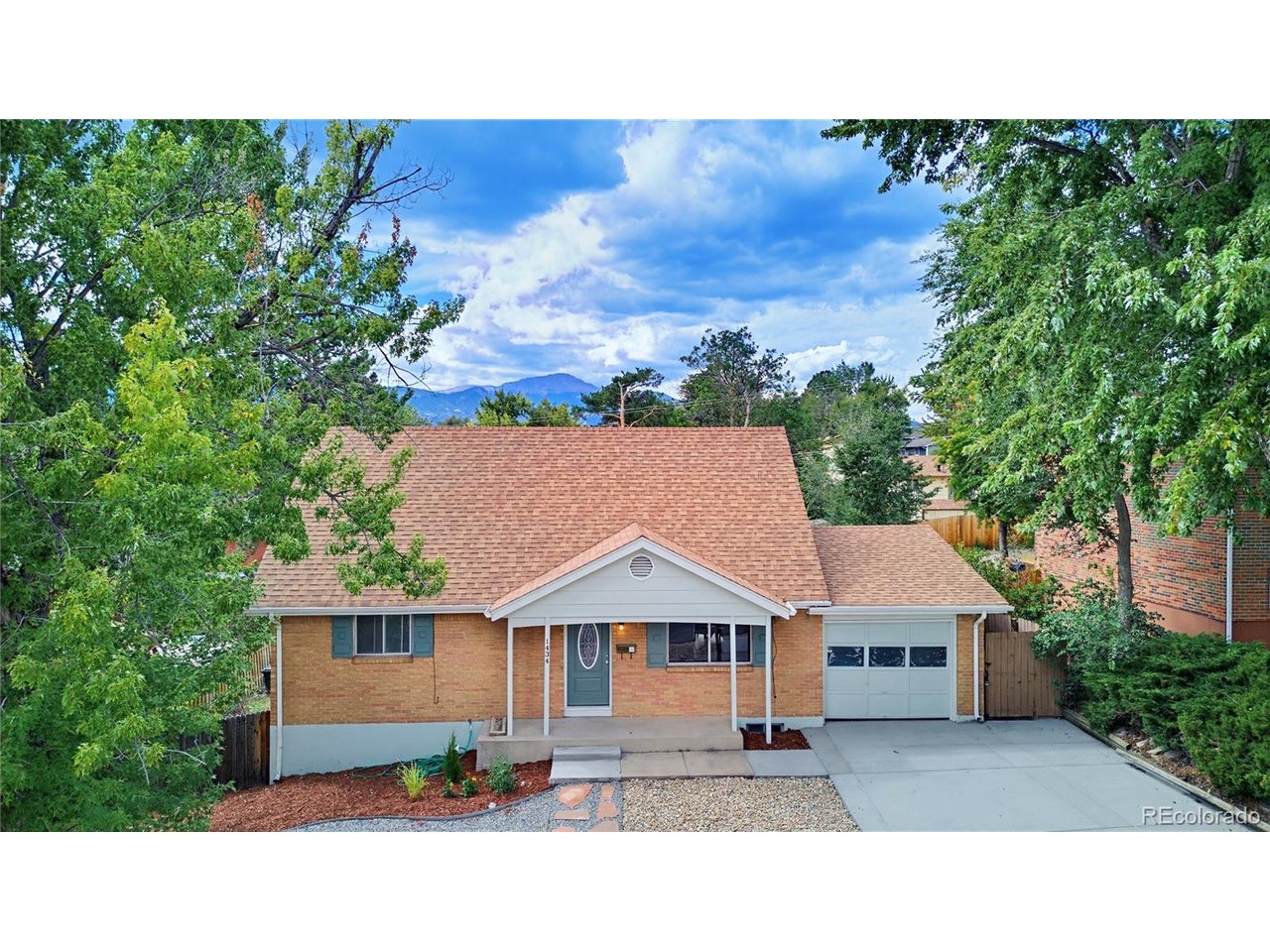 1434 Laurette Dr — photo